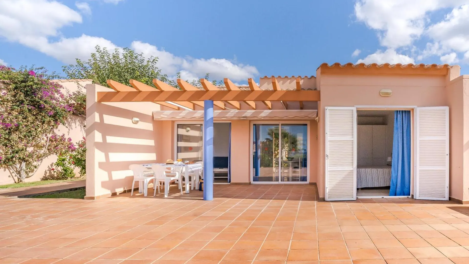 Apartamentos Mar Blau Son Bou Apartment